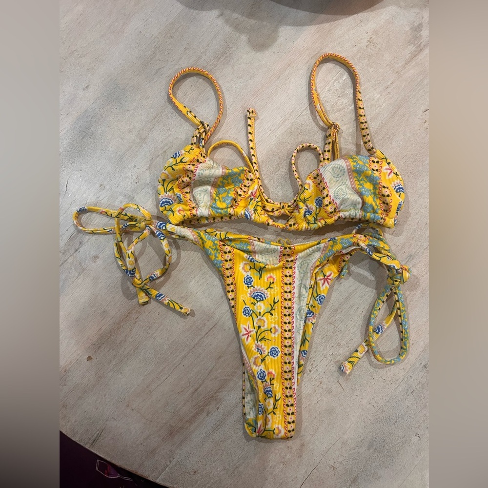 🌼☀️Like New☀️🌼 Yellow Floral High Waist Thong String Bikini Set